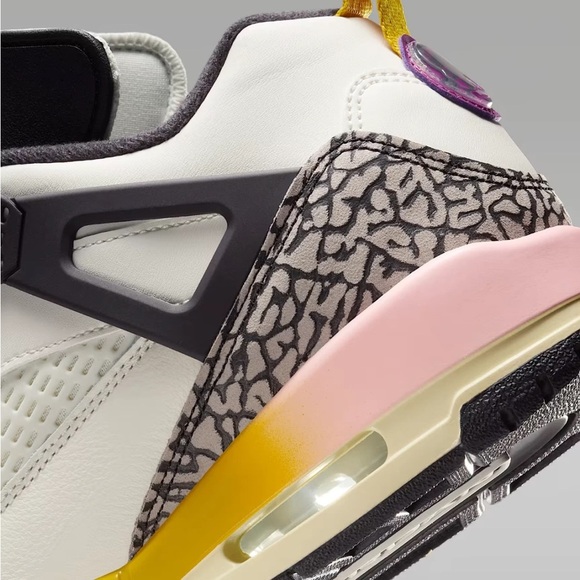 Jordan
Spizike gs
‘Rare air’
Brand new - Picture 9 of 10